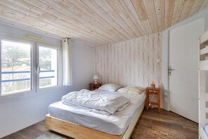 5 bedrooms