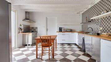 Réfrigérateur, micro-ondes, four, lave-vaisselle