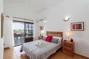 3 室のベッドルーム、WiFi、ベッドシーツ