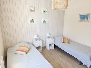 3 bedrooms, iron/ironing board, free WiFi