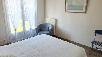 3 chambres, fer et planche Ă repasser, Wi-Fi gratuit