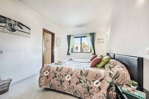 3 Schlafzimmer, Bügeleisen/Bügelbrett, WLAN, Bettwäsche