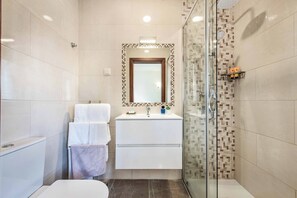 Shower, towels