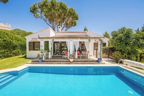 Een verwarmd zwembad