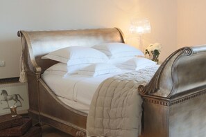 4 Schlafzimmer, Schreibtisch, Bügeleisen/Bügelbrett, kostenloses WLAN