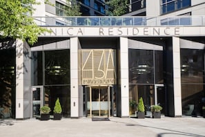 Property entrance - Vip Warsaw Apartments (Warsaw)