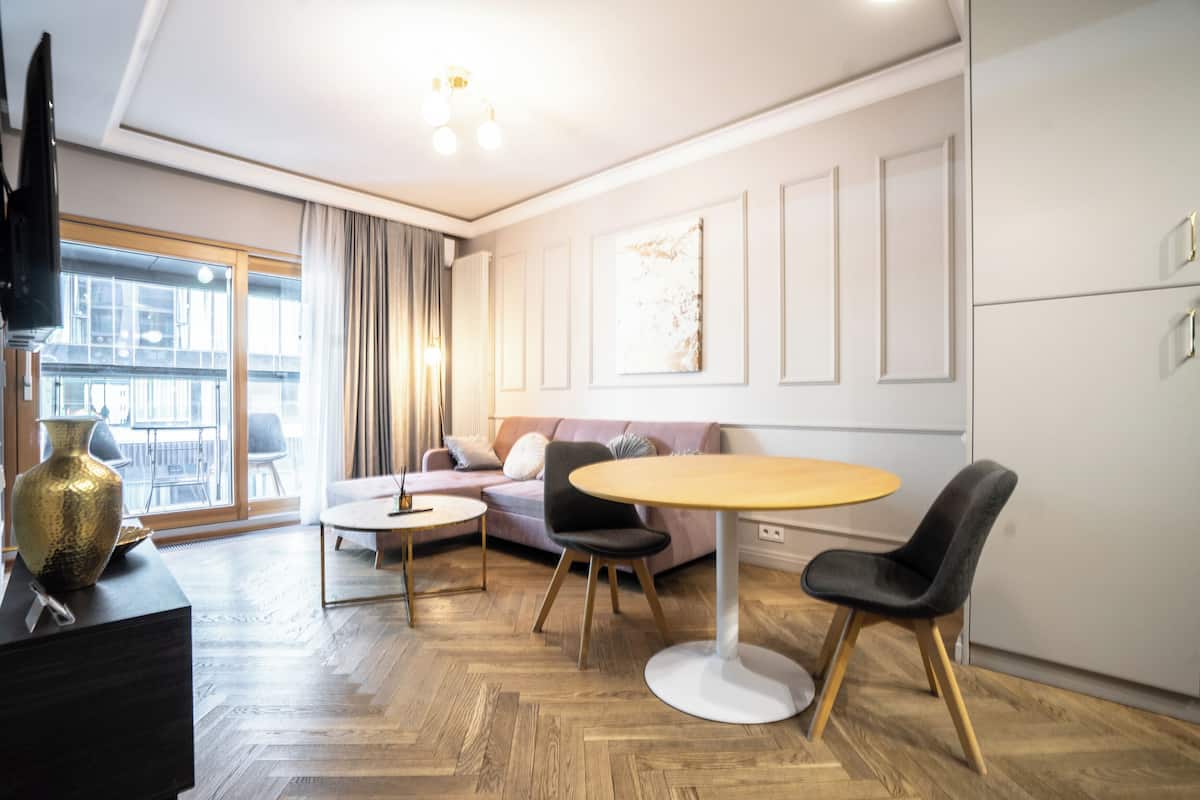 1 habitación, cubrecamas, minibar y decoración personalizada