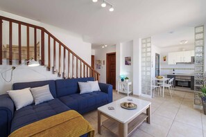 Smart TV - Villa Mia - Three Bedroom Villa, Sleeps 6 (Playa Blanca)