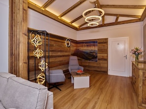 Exclusive Apartment (Top 10) | Living area