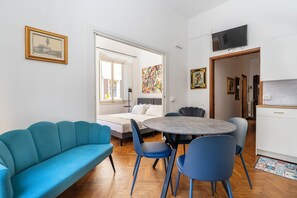 Interior - Bargellini 12 - Two Bedroom Apartment, Sleeps 3 (Firenze)