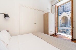 2 chambres, fer et planche à repasser, accès au Wi-Fi (inclus)