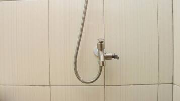 Studio | Bathroom | Soap, shampoo