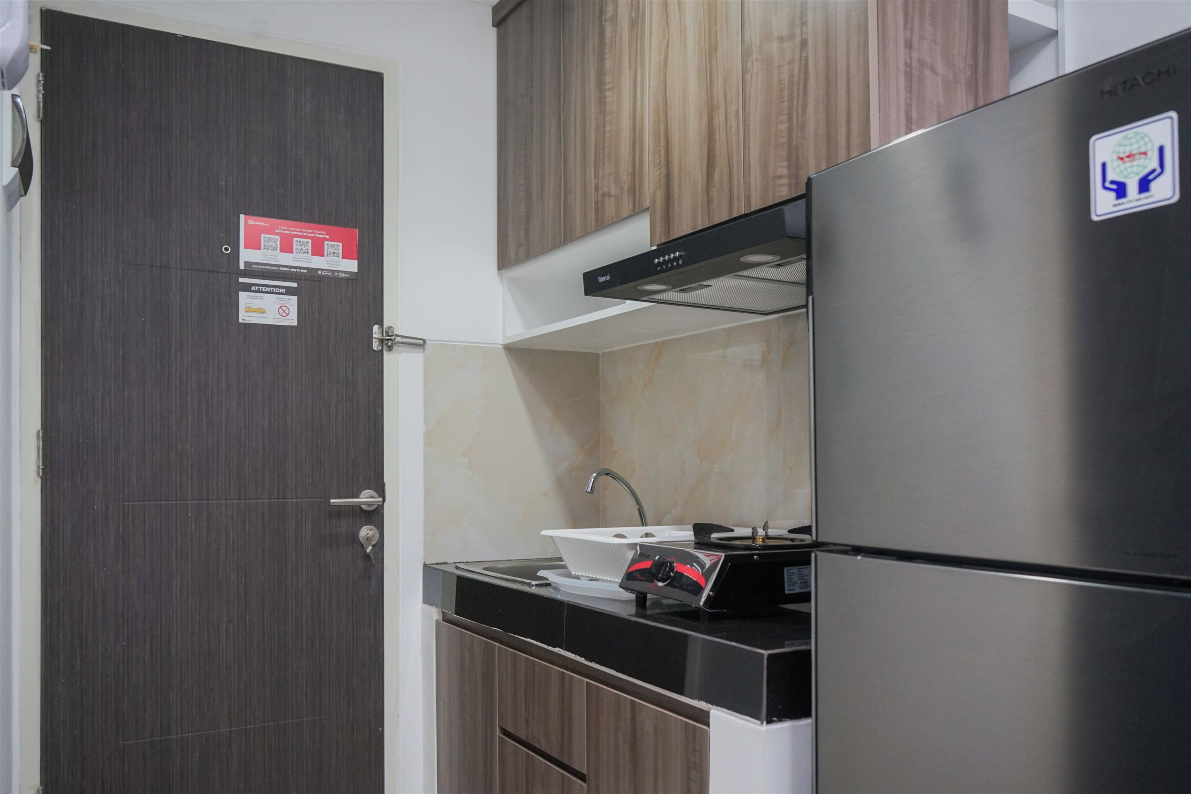 Apartamento | Cozinha privada | Geladeira grande, cooktop