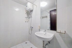 Studio | Bathroom