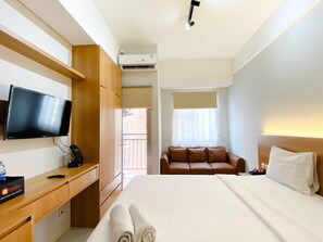 Room - Homey And Best Deal Studio At Apartment Transpark Juanda Bekasi Timur (Bekasi)