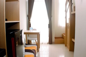 Studio - Comfort And Modern Look Studio Loft At Apple 1 Condovilla Apartment (Jakarta)