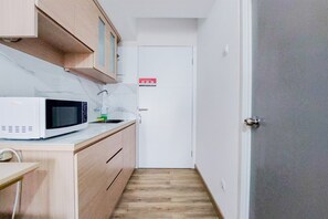 Single Room - Homey Studio (No Kitchen) Urbantown Serpong Apartment (South Tangerang)