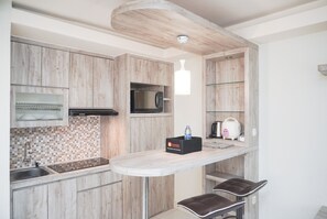 開放式客房 | 私人廚房 | 電冰箱、微波爐、爐台、電鍋