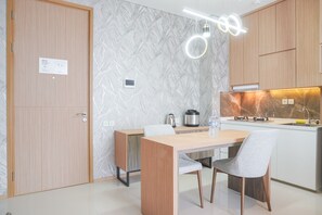Private kitchen - Comfort And Modern Look 2Br At 26Th Floor Samara Suites Apartment (Jakarta)