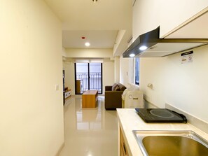 Apartment | Eigene Küche | Kühlschrank, Herdplatte, Reiskocher, Esstisch