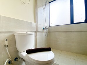 Appartamento | Bagno | Doccia, asciugamani, sapone, shampoo