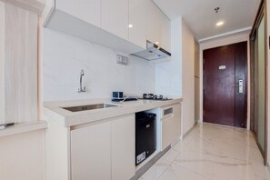 Studio | Eigene Küche | Kühlschrank, Herdplatte, Reiskocher