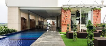 Nice And Fancy Studio Apartment At B Residence