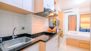 Studio | Dapur pribadi | Lemari es, kompor, dan penanak nasi