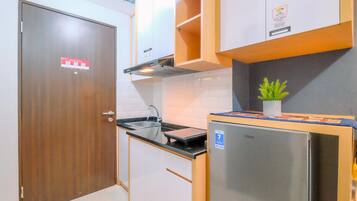 Studio | Dapur pribadi | Lemari es, kompor, dan penanak nasi
