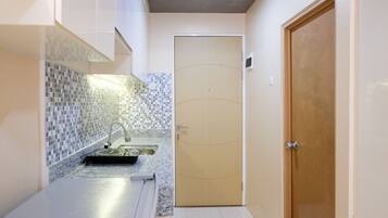 Studio | Private kitchen | Fridge, stovetop, rice cooker