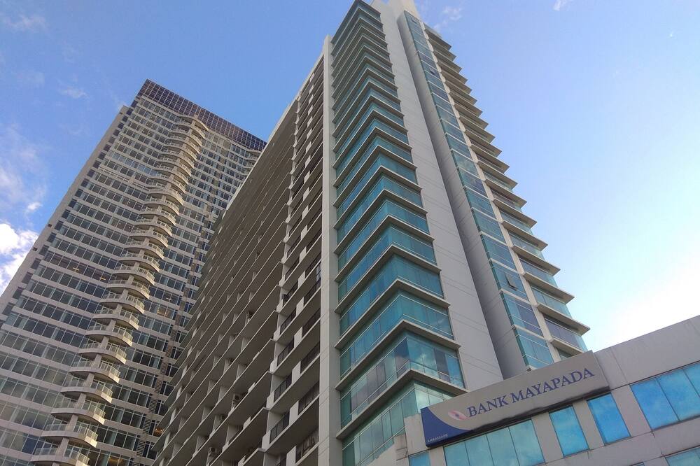 Warm And Comfort Living 1Br At 8Th Ambassade Kuningan Apartment