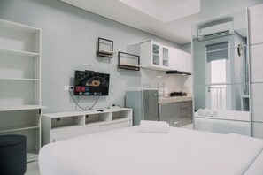 Studio | Schreibtisch