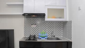 Refrigerador, placa de cocina, arrocera