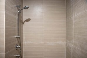 Studio | Bathroom - Well Appointed And Homey Studio At West Vista Apartment (Jakarta)