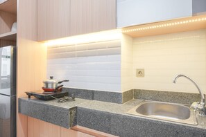 Studio | Eigene Küche | Großer Kühlschrank, Herdplatte