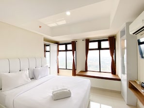 Studio - Modern Look Studio At Pollux Chadstone Apartment (Cikarang)