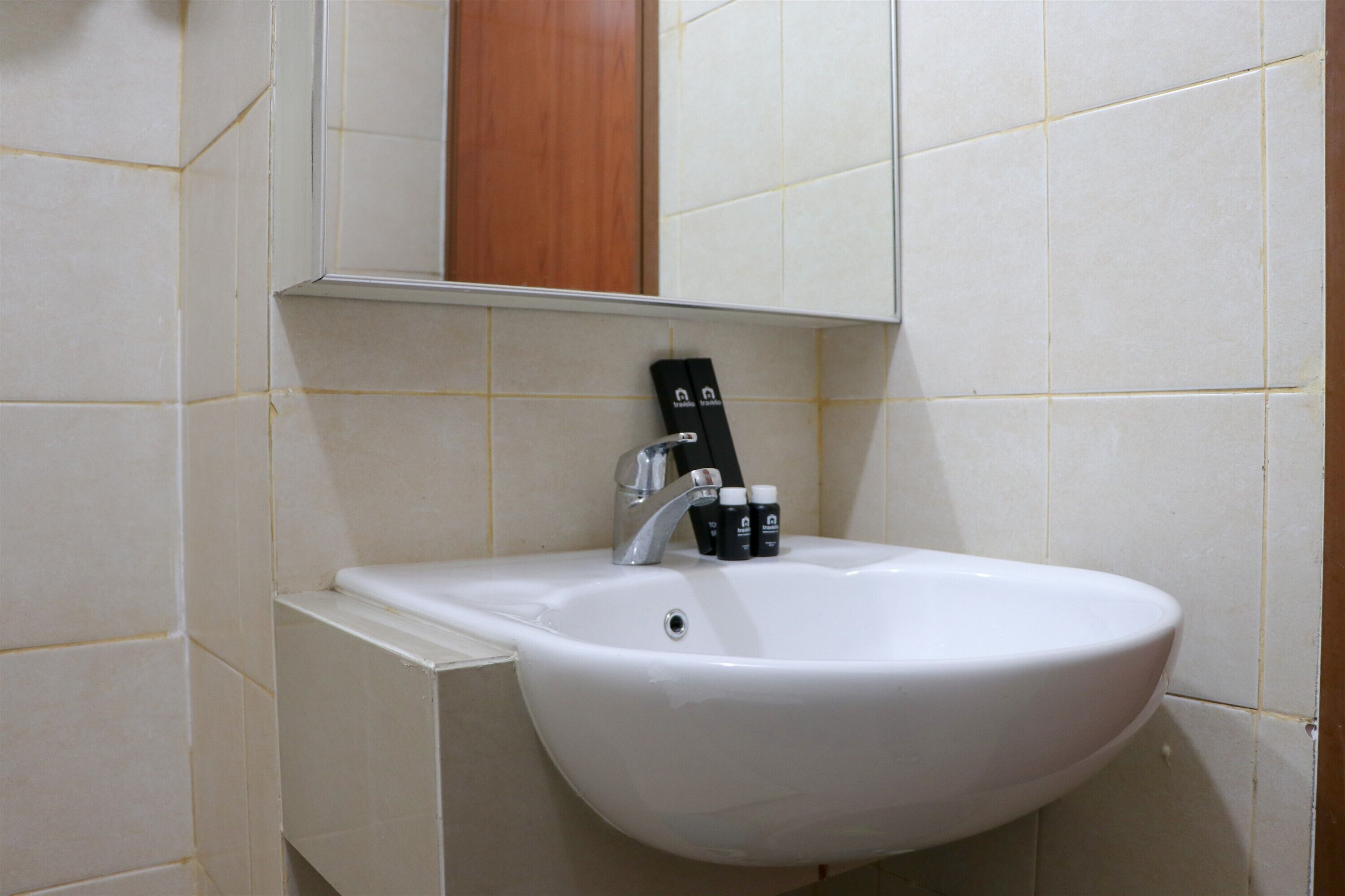 Estúdio | Banheiro | Chuveiro, toalhas de banho, sabonete, shampoo