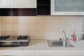 Apartment | Private kitchen - 2Br For 3 Pax Mediterania Marina Ancol Apartment (Jakarta)