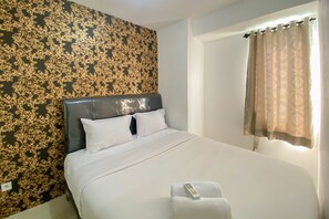 3 bedrooms - Comfort And Homey 3Br Bassura City Apartment (Jakarta)