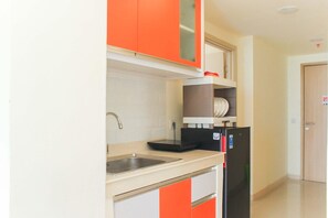 Private kitchen - Good Choice 2Br Meikarta Apartment (Cikarang)