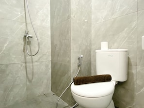 Bathroom - Comfort And Cozy Designed Studio Sayana Bekasi Apartment (Tarumajaya)
