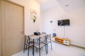Apartment | In-room dining - Relaxing 2Br At Tokyo Riverside Pik 2 Apartment (Teluknaga)
