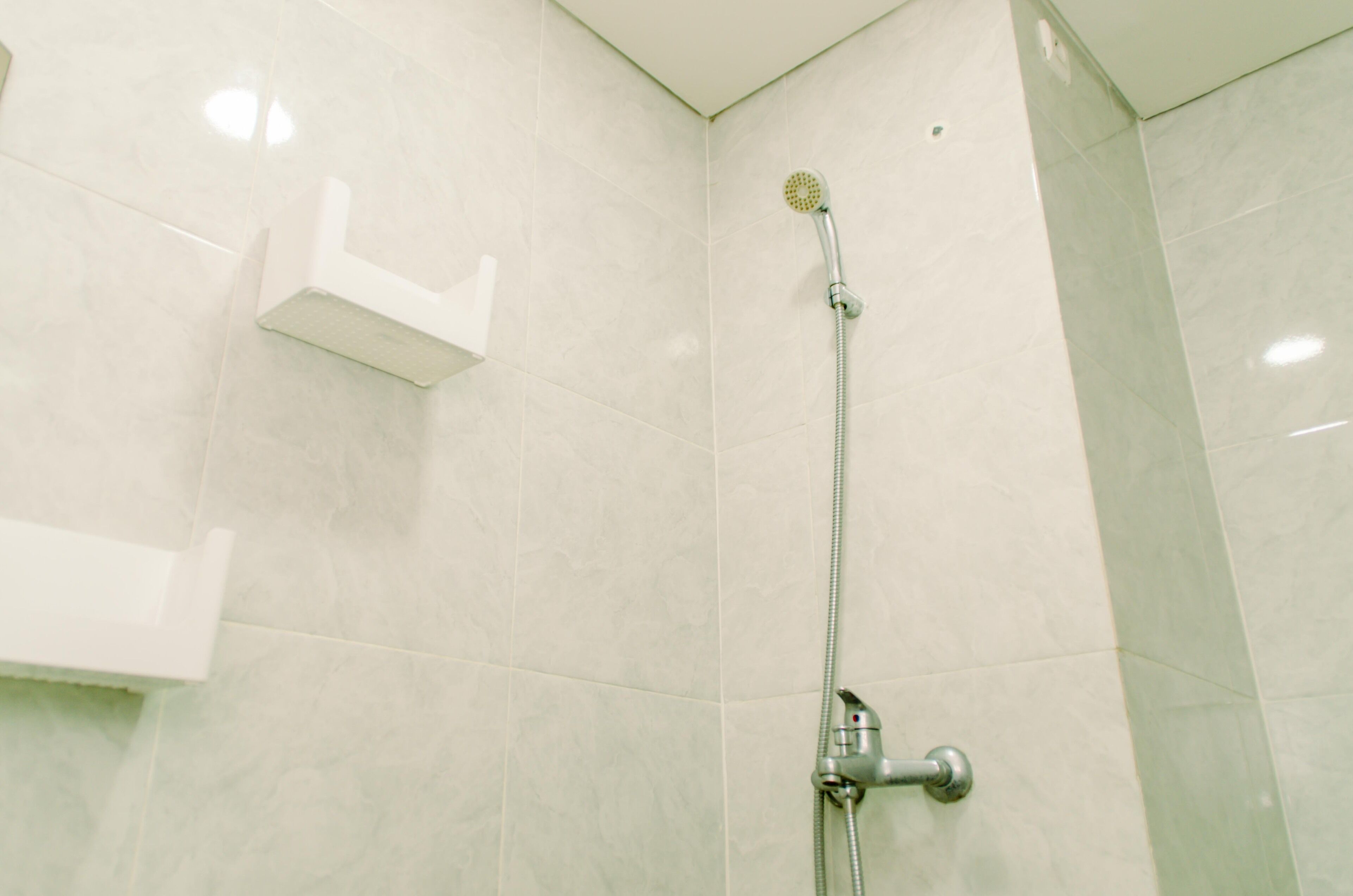 Estudi | Bany | Dutxa, tovalloles, sabó i xampú 