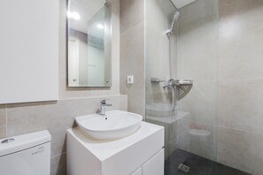 Apartment | Bathroom