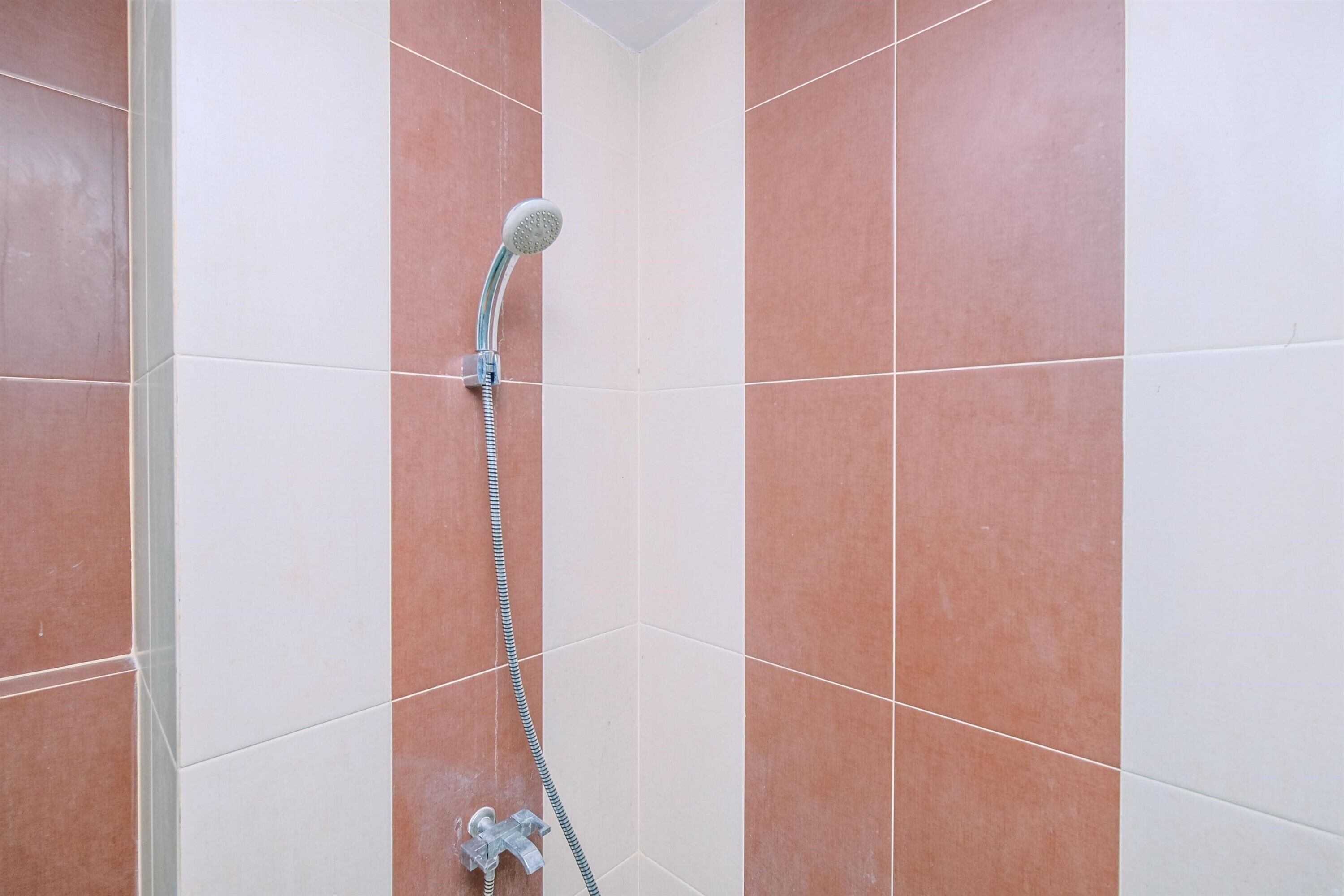 Shower, towels, soap, shampoo