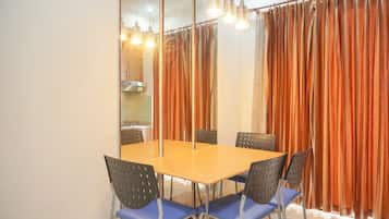 Apartamento | Servicio de comidas en la habitación