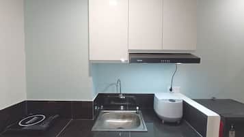 Studio | Dapur pribadi | Lemari es, kompor, dan penanak nasi