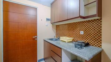 Studio | Cuisine privée | Réfrigérateur, plaque de cuisson, cuiseur de riz