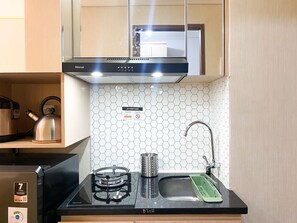 Studio | Eigene Küche | Kühlschrank, Herdplatte, Reiskocher, Esstisch