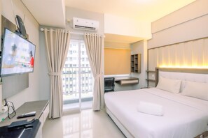 Interior - Modern Look Studio Lrt City Sentul - Royal Sentul Park Apartment (Bogor)